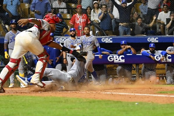 Licey vence de nuevo al Escogido Licey vence de nuevo al Escogido