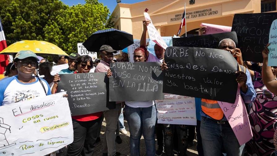Manifestación contra desalojos forzosos en día mundial hábitat Manifestación contra desalojos forzosos en día mundial hábitat