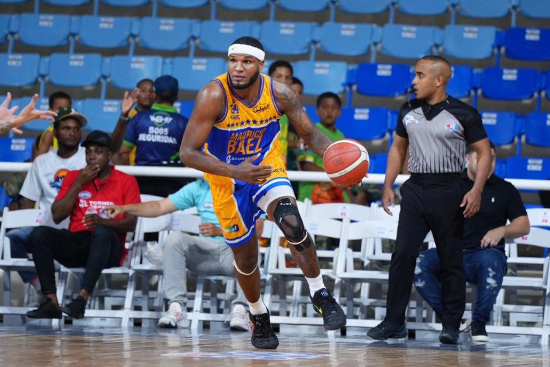 Mauricio Báez le remonta 20 a Los Prados, Ferreiras anota 29 puntos en el TBS Distrito Mauricio Báez le remonta 20 a Los Prados, Ferreiras anota 29 puntos en el TBS Distrito