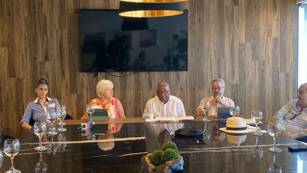 Metro Country Club bajo amenaza: inversionistas extranjeros y locales enfrentan desalojos por deuda ajena Metro Country Club bajo amenaza: inversionistas extranjeros y locales enfrentan desalojos por deuda ajena
