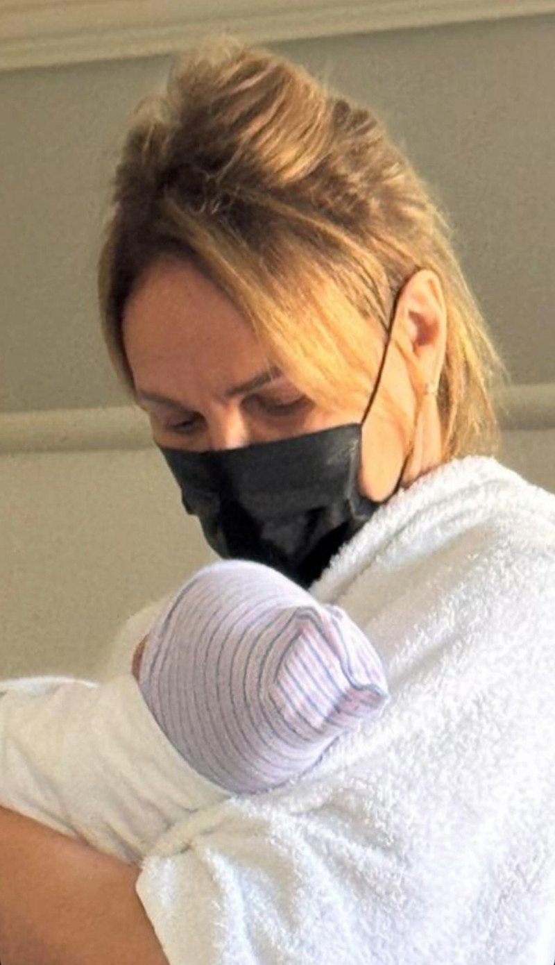 Milagros Germán da la bienvenida a su segundo nieto Milagros Germán da la bienvenida a su segundo nieto