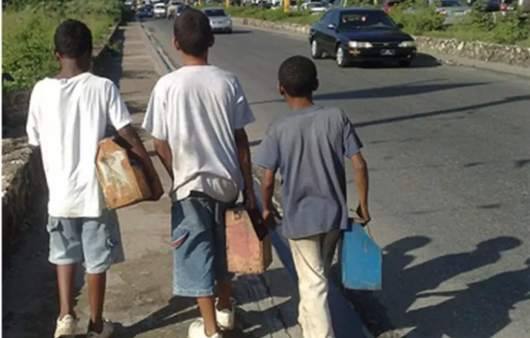 Niños sin documentos vulnerables a trabajo Niños sin documentos vulnerables a trabajo