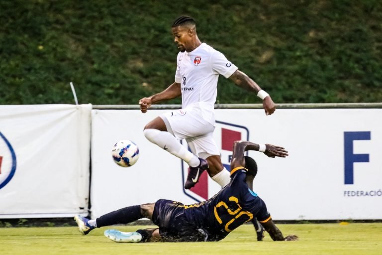 Pantoja gana el Clásico de Clásicos ante Cibao FC y sube al primer lugar Pantoja gana el Clásico de Clásicos ante Cibao FC y sube al primer lugar