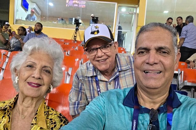 Pica y se Extiende : ¿Cómo es el primer día de una temporada de béisbol en el estadio Cibao? Pica y se Extiende : ¿Cómo es el primer día de una temporada de béisbol en el estadio Cibao?