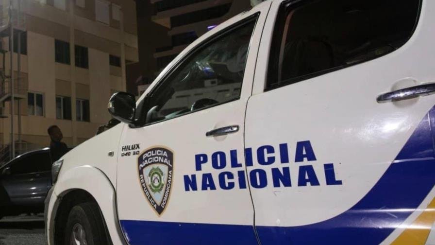 Policía mata hombre y hiere dos en San Cristóbal; dice grupo había robado taxi y herido a conductor Policía mata hombre y hiere dos en San Cristóbal; dice grupo había robado taxi y herido a conductor