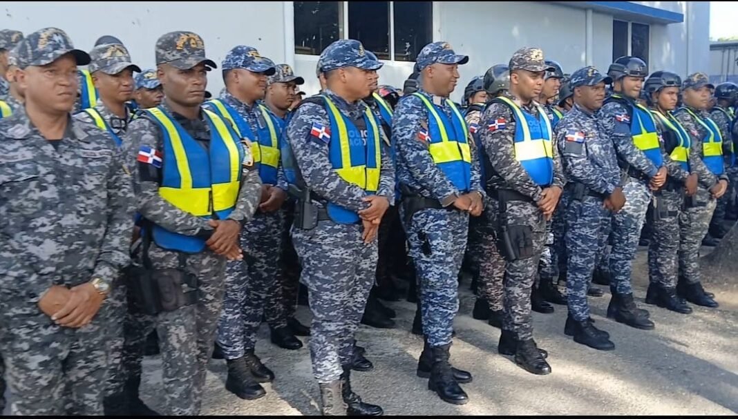 Policía Nacional ejecuta 20 órdenes judiciales en menos de 72 horas en Barahona Policía Nacional ejecuta 20 órdenes judiciales en menos de 72 horas en Barahona