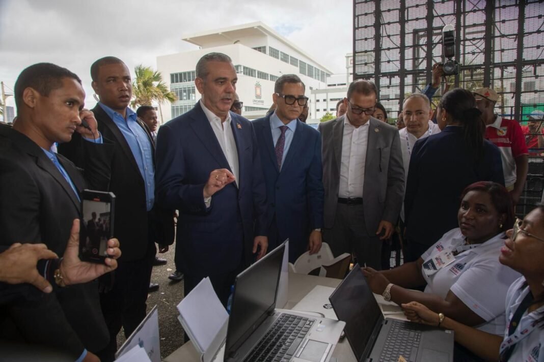 Presidente Abinader lanza programa “RD-Trabaja” con más de 7,000 vacantes disponibles de empleos formales Presidente Abinader lanza programa “RD-Trabaja” con más de 7,000 vacantes disponibles de empleos formales