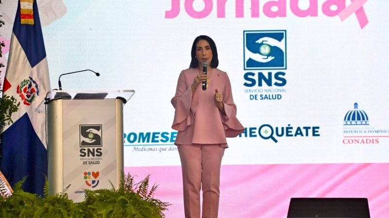 Primera Dama dice «chequeo del cáncer es garantía de ver los hijos crecer» Primera Dama dice «chequeo del cáncer es garantía de ver los hijos crecer»