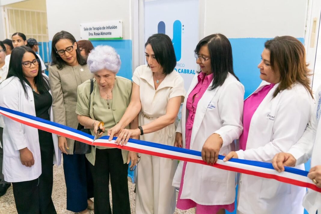 Primera Dama entrega nueva Sala de Infusión Ambulatoria en el Hospital Robert Reid Cabral Primera Dama entrega nueva Sala de Infusión Ambulatoria en el Hospital Robert Reid Cabral