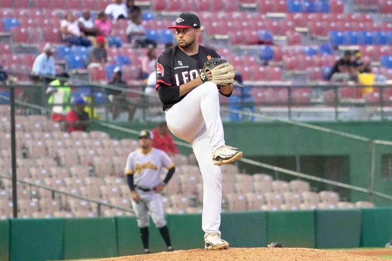 Relevista Kenny Hernández regresa con los Leones