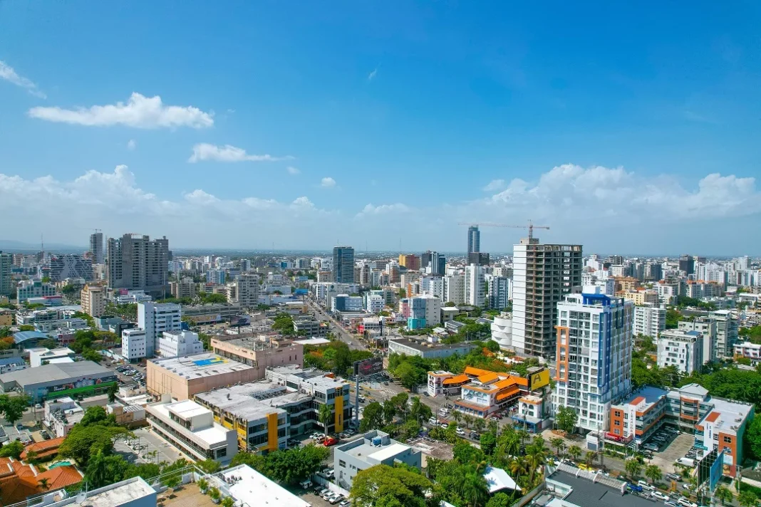 República Dominicana brilla en el crecimiento regional, pero enfrenta desafío de la reforma fiscal República Dominicana brilla en el crecimiento regional, pero enfrenta desafío de la reforma fiscal