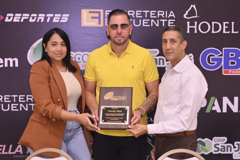 Rodríguez y Bigge Águila de la Semana, reconocimiento a Maya Rodríguez y Bigge Águila de la Semana, reconocimiento a Maya