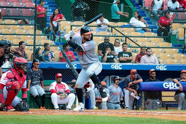 Sánchez, Celestino vitales en triunfo Toros sobre Leones Sánchez, Celestino vitales en triunfo Toros sobre Leones