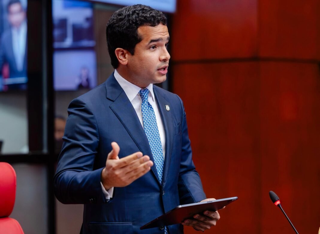 Senado continua estudio de Código Procesal Penal propuesto por Omar Fernández Senado continua estudio de Código Procesal Penal propuesto por Omar Fernández