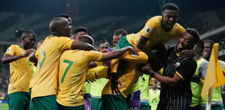 Sudáfrica se clasifica al Mundial de Fútbol con una victoria 3-0 sobre Ruanda Sudáfrica se clasifica al Mundial de Fútbol con una victoria 3-0 sobre Ruanda