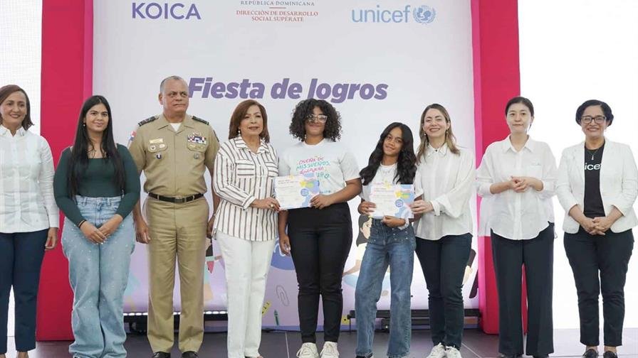 Supérate gradúa a 1,187 niñas y adolescentes en programa de prevención de embarazo y unión temprana Supérate gradúa a 1,187 niñas y adolescentes en programa de prevención de embarazo y unión temprana