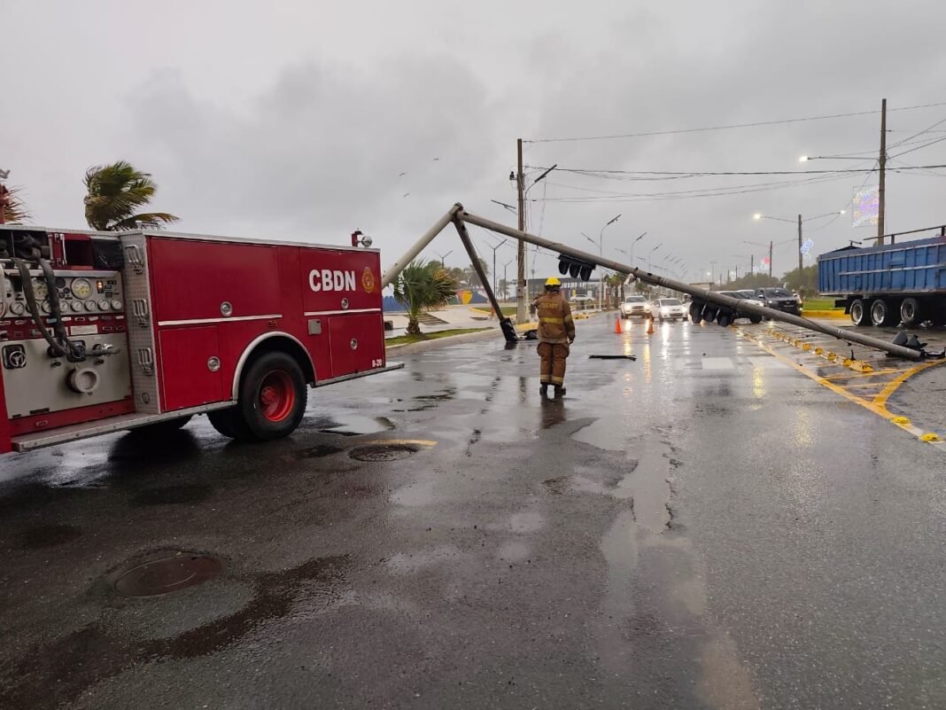 Tormenta Melissa deja a más de 74 mil usuarios sin energía Tormenta Melissa deja a más de 74 mil usuarios sin energía