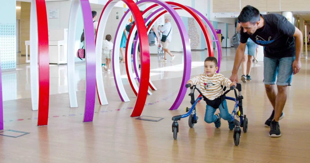 Un niño español desafía una enfermedad rara con una terapia experimental Un niño español desafía una enfermedad rara con una terapia experimental