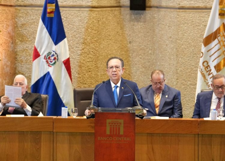 Valdez Albizu destaca desempeño de la economía dominicana en 78 aniversario del BCRD Valdez Albizu destaca desempeño de la economía dominicana en 78 aniversario del BCRD