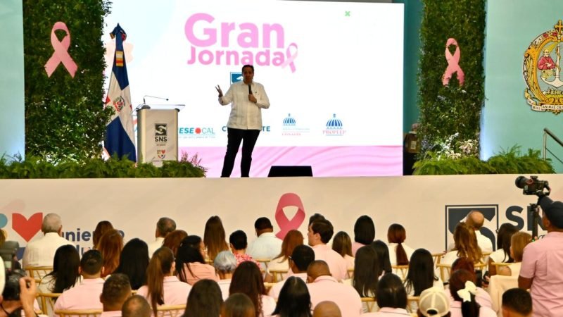 Víctor Atallah exhorta mujeres realizarse chequeos para prevenir el cáncer de mama Víctor Atallah exhorta mujeres realizarse chequeos para prevenir el cáncer de mama