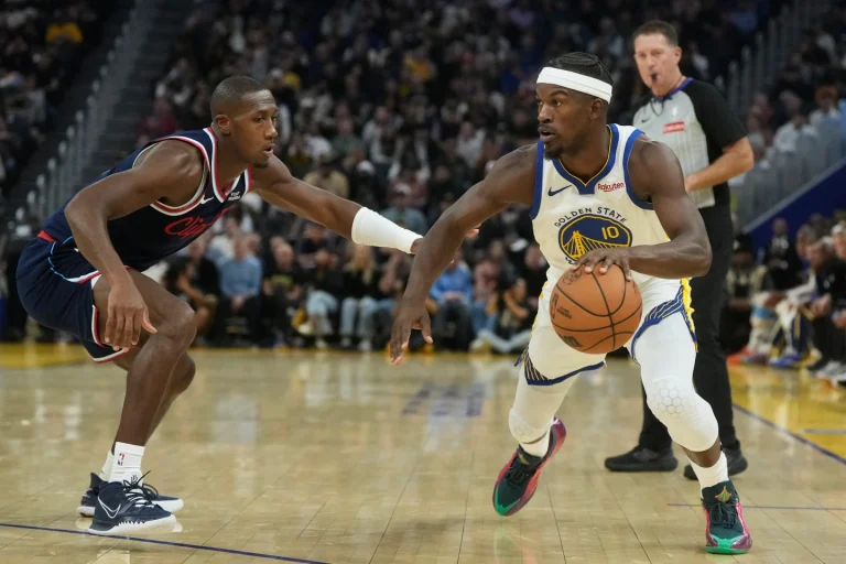 Warriors vencen a los Clippers 98-79, siguen invictos en casa. Todos los resultados NBA Warriors vencen a los Clippers 98-79, siguen invictos en casa. Todos los resultados NBA