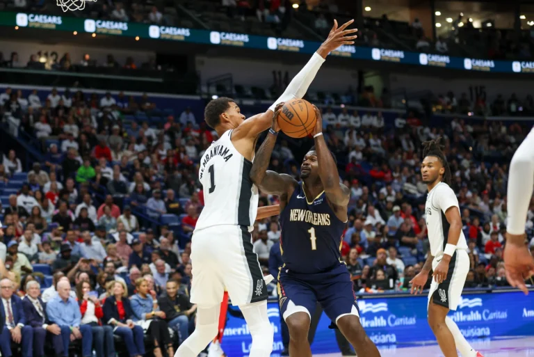 Wembanyama logra 29 puntos, 11 rebotes y 9 tapones. los Spurs vencen los Pelicans en tempo extra. Otros resultados Wembanyama logra 29 puntos, 11 rebotes y 9 tapones. los Spurs vencen los Pelicans en tempo extra. Otros resultados