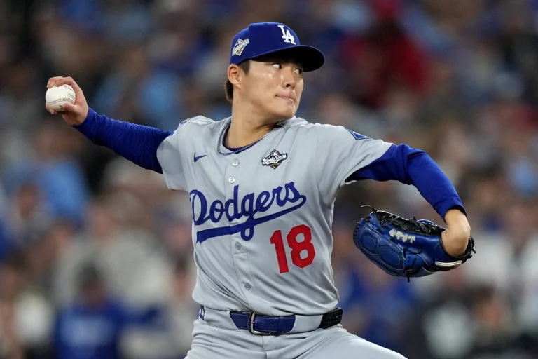 Yamamoto primer juego completo en la Serie Mundial desde 2015. Dodgers vencen 5-1 a los Blue Jays en el Juego 2 Yamamoto primer juego completo en la Serie Mundial desde 2015. Dodgers vencen 5-1 a los Blue Jays en el Juego 2