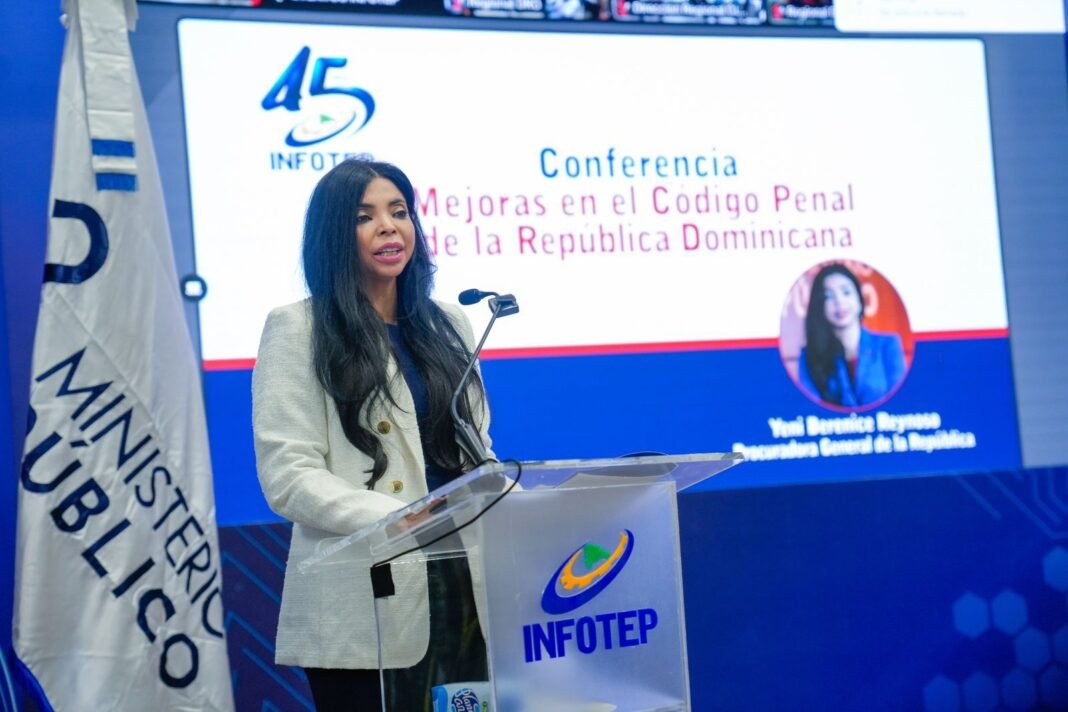 Yeni Berenice ofrece conferencia sobre el nuevo Código Penal en el 45 aniversario del INFOTE Yeni Berenice ofrece conferencia sobre el nuevo Código Penal en el 45 aniversario del INFOTE