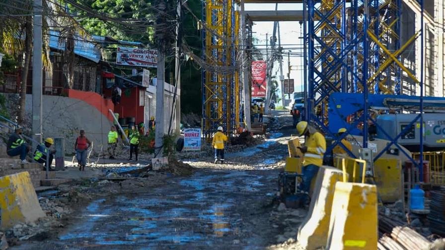 Anuncian cierre de tramo de la avenida Yapur Dumit por trabajos del monorriel de Santiago