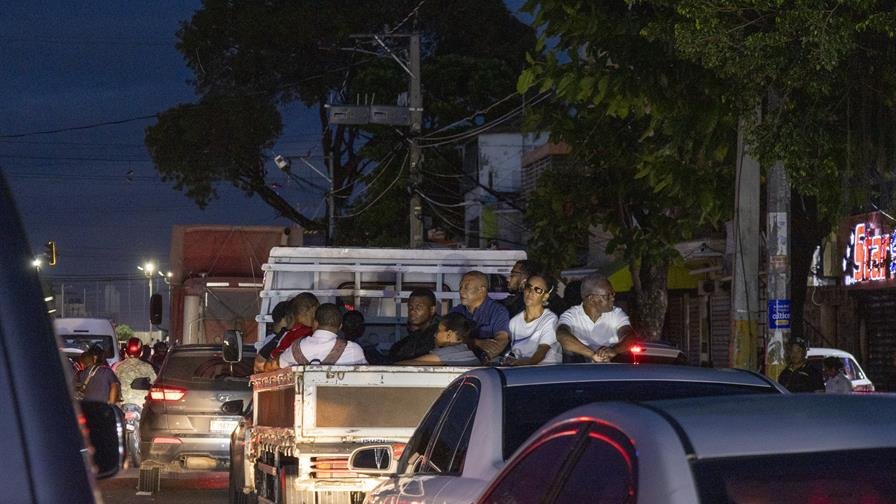 Apagón histórico sacude al país y recuerda el fantasma del 2015