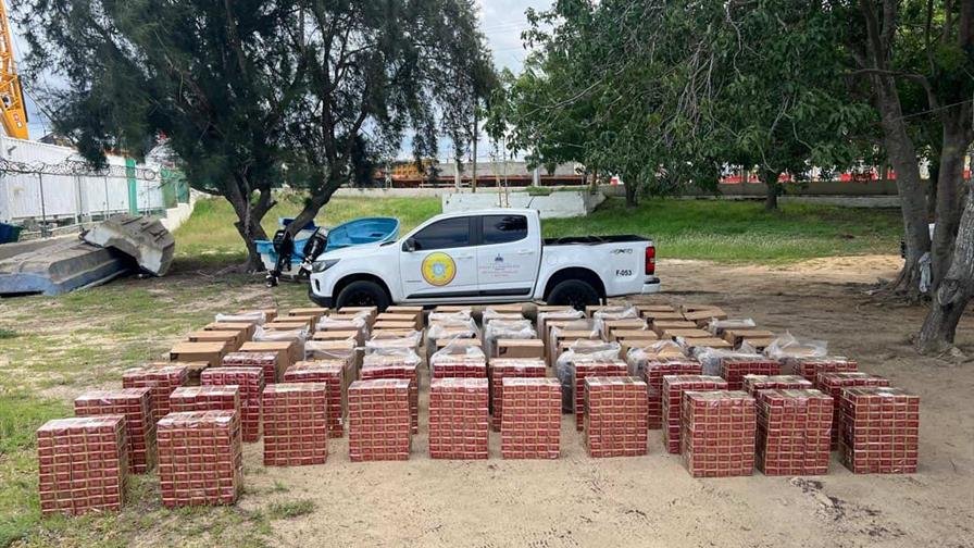 Armada frustra millonario contrabando de cigarrillos en aguas de Monte Cristi
