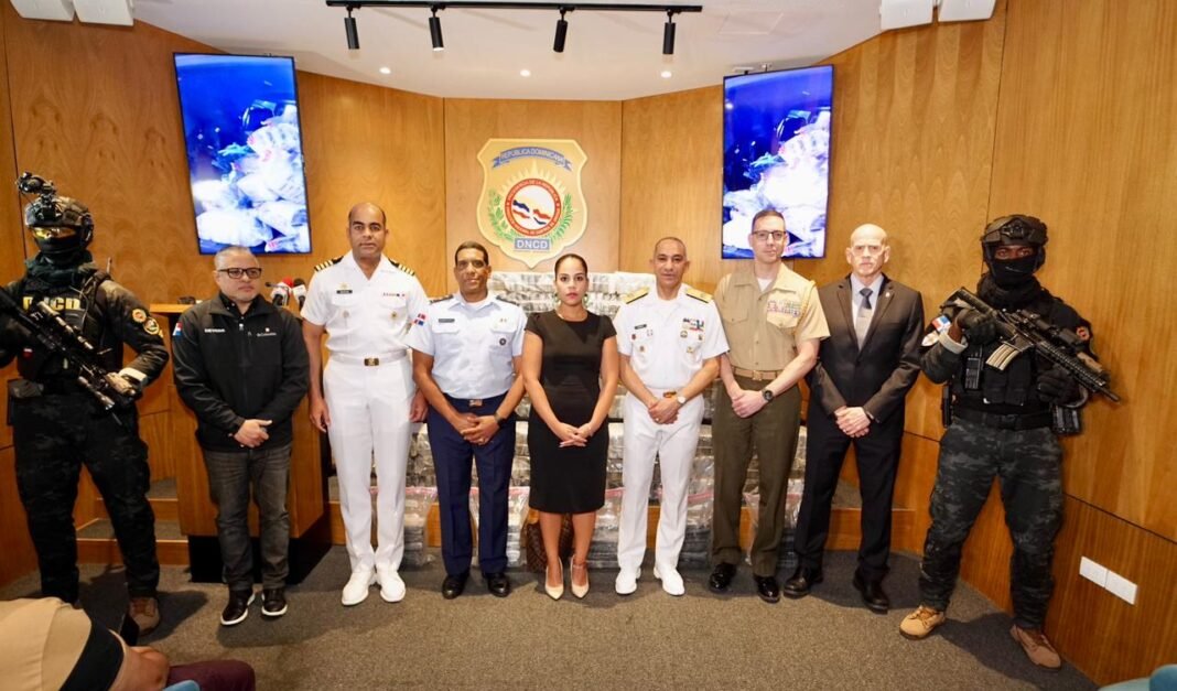 ASESTAN OTRO GOLPE AL NARCOTRÁFICO; APRESAN DOS HOMBRES CON UN CARGAMENTO DE 484 PAQUETES DE PRESUNTA COCAÍNA