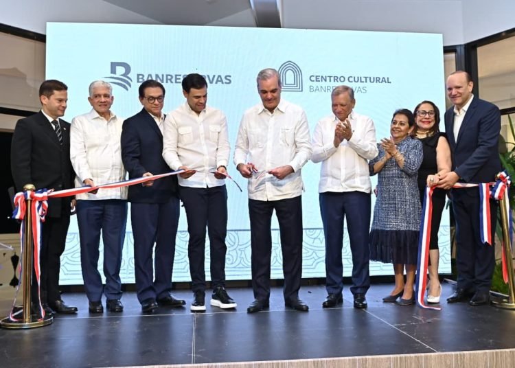 Banreservas inaugura Centro Cultural en el antiguo Hotel Mercedes de Santiago