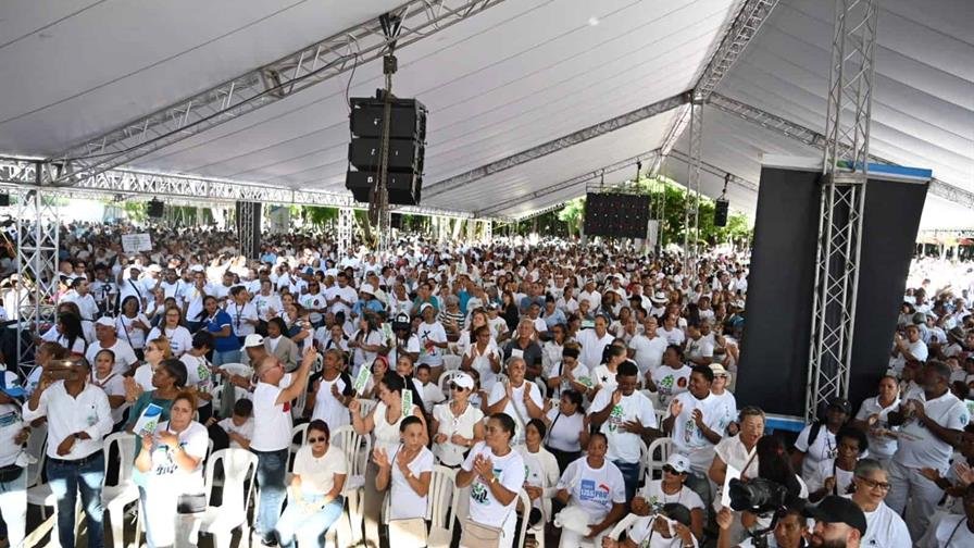 Caminata “Un Paso por mi Familia 2025” moviliza a cientos en Santiago