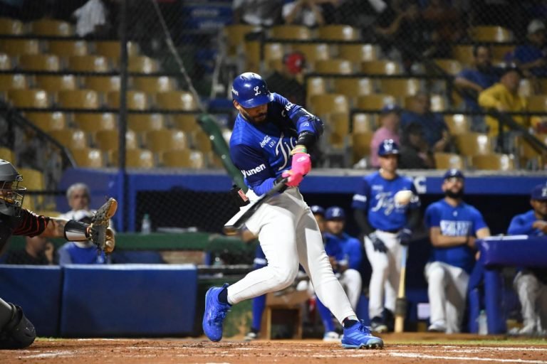 Campusano y Rojas Jr. lideran triunfo del Licey sobre Toros