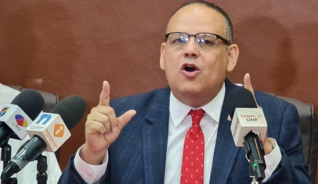 CARD: desafortunada e innecesaria sentencia del TC que despenaliza relaciones homosexuales en PN y FFAA