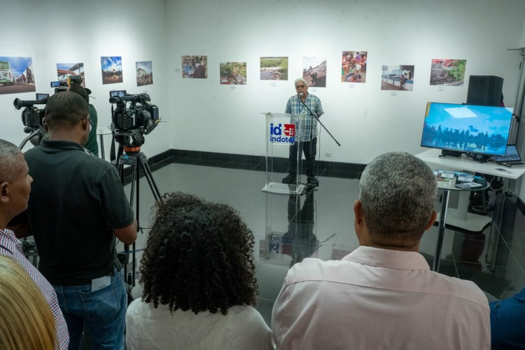 Colectivo inaugura exposición «Cuatro miradas a la ciudad», retrato de disparidad social y de tesón