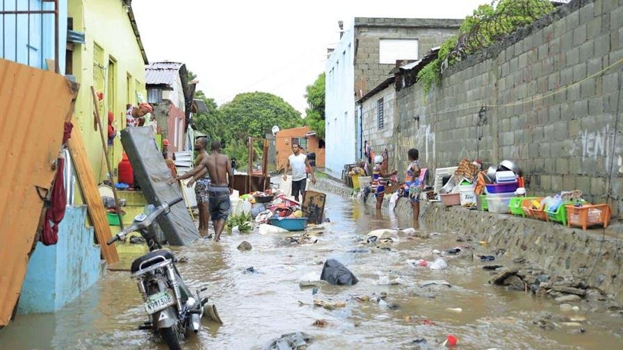 Decreto: Abinader declara emergencia nacional para compras y contrataciones por daños de Melissa