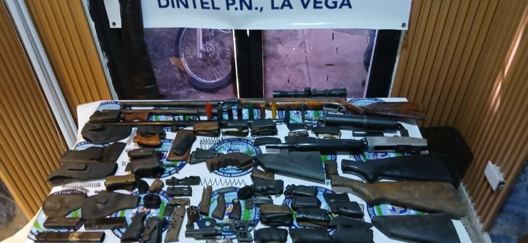 DINTEL decomisa arsenal ilegal durante operativos