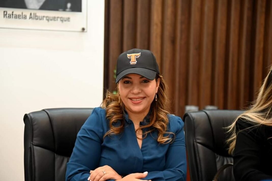 Diputada Jacqueline Fernández aclara que está separada de Ethian Vásquez, vinculado a narcotráfico