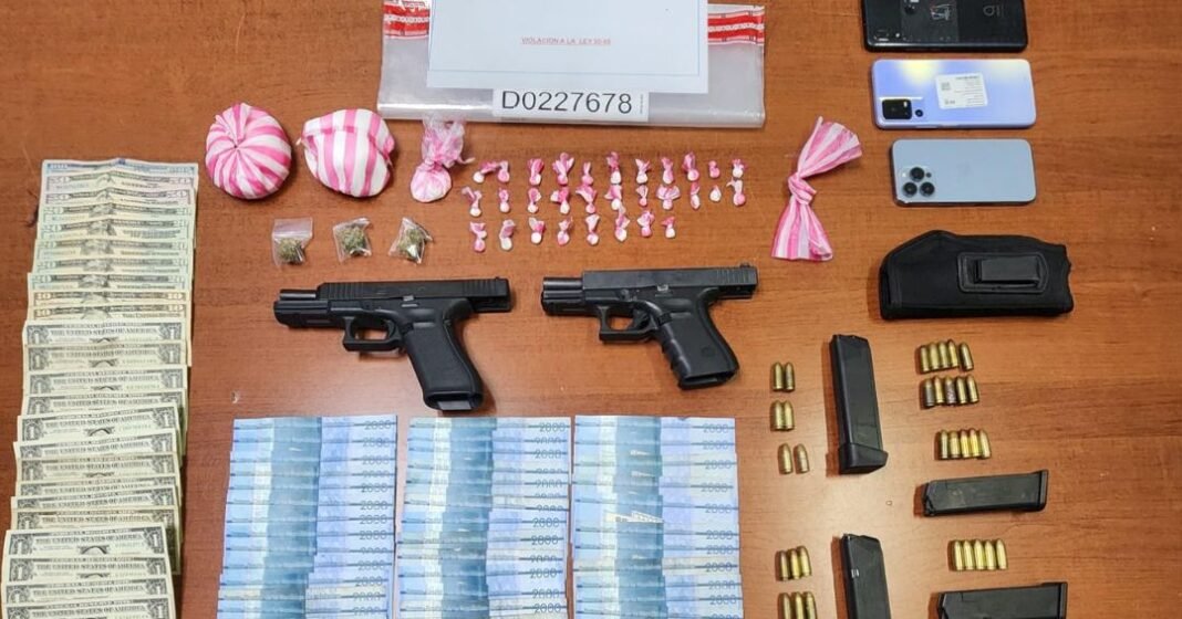 DNCD CAPTURA EN SANTIAGO RECONOCIDO MICROTRAFICANTE CON DROGAS Y DOS PISTOLAS
