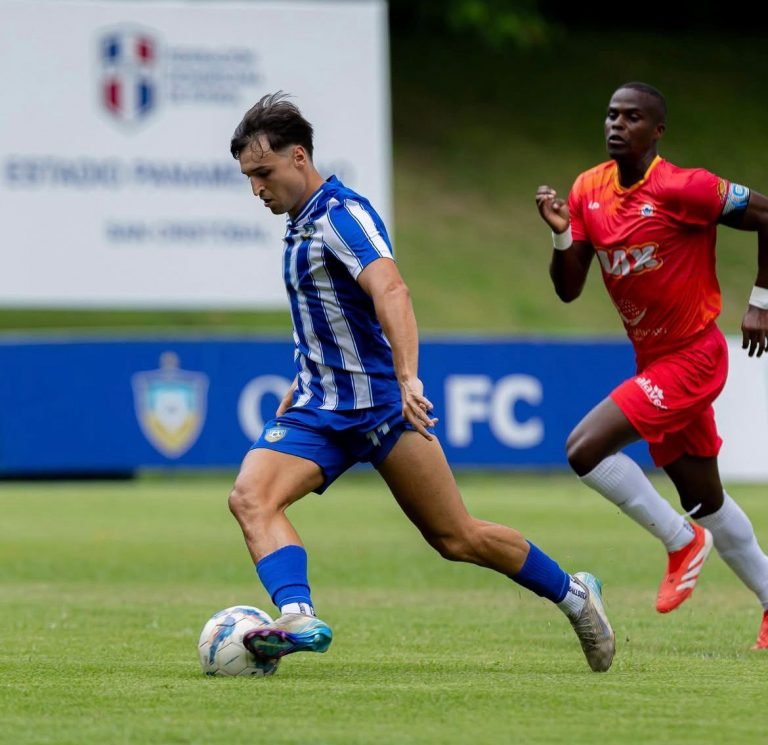 El Atlético Vega Real sorprende a OyM FC en inicio El Atlético Vega Real sorprende a OyM FC en inicio