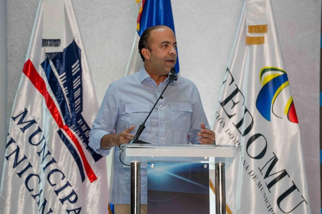 Fedomu reconoce a Samuel Pereyra por su apoyo al fortalecimiento de la municipalidad