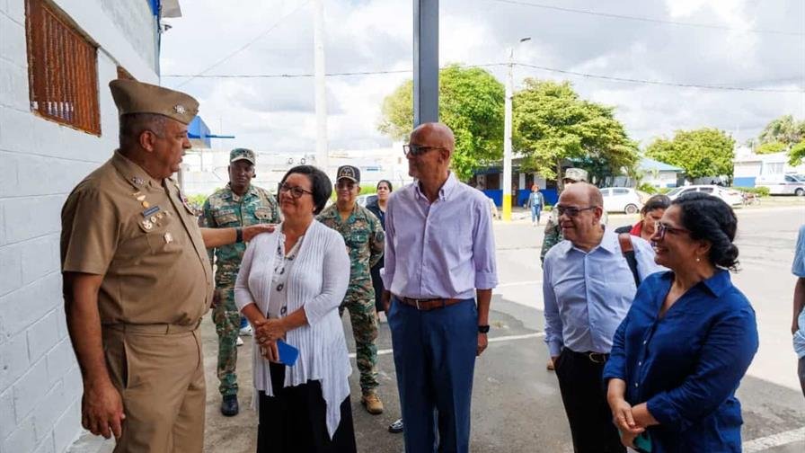 Funcionarios ONU en RD realizan visita al Centro de Migración en Haina