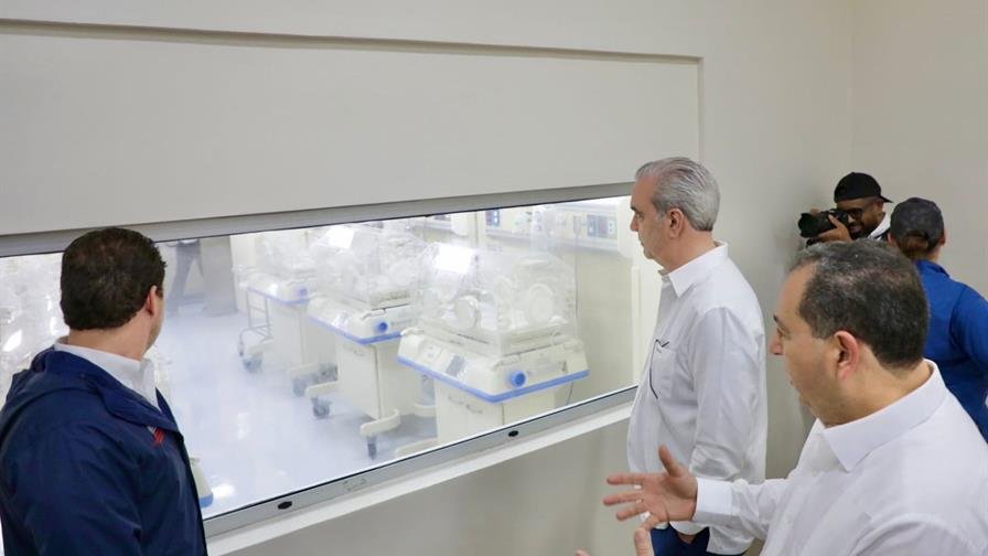 Gobierno inaugura el Hospital Regional Universitario Ángel María Gatón Calderón en SFM