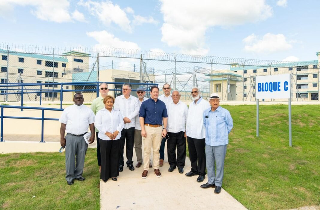 Gobierno inaugura primera etapa del CCR Las Parras, que inicia operaciones con 2,400 internos