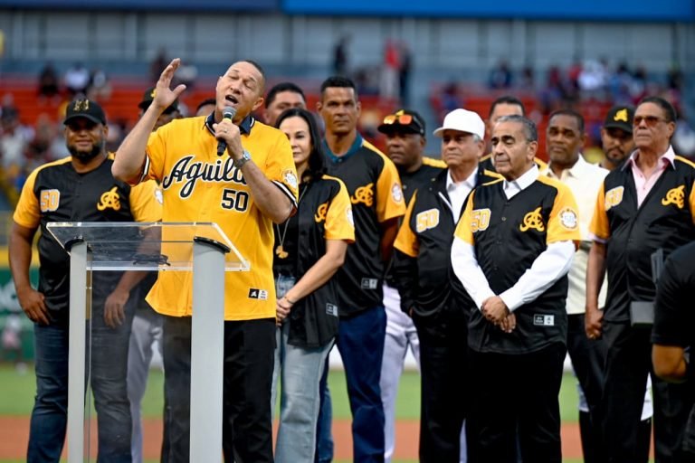 Grandioso: Julián Tavárez entra para siempre al firmamento aguilucho