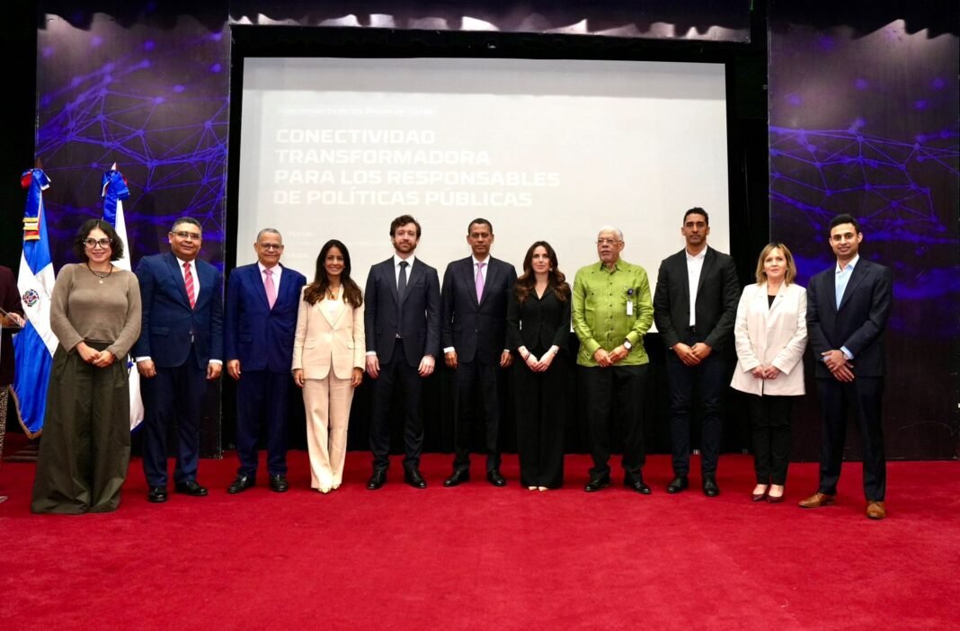 Indotel auspicia programa de becas digitales para servidores público Indotel auspicia programa de becas digitales para servidores público