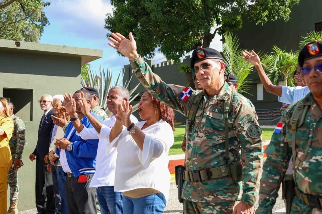 Jefe del Ejército supervisa comercio fronterizo en Elías Piña y San Juan