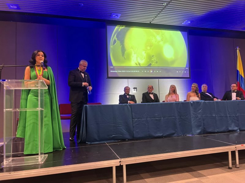 La doctora Tania Medina recibe prestigioso premio en Colombia por su liderazgo en salud La doctora Tania Medina recibe prestigioso premio en Colombia por su liderazgo en salud